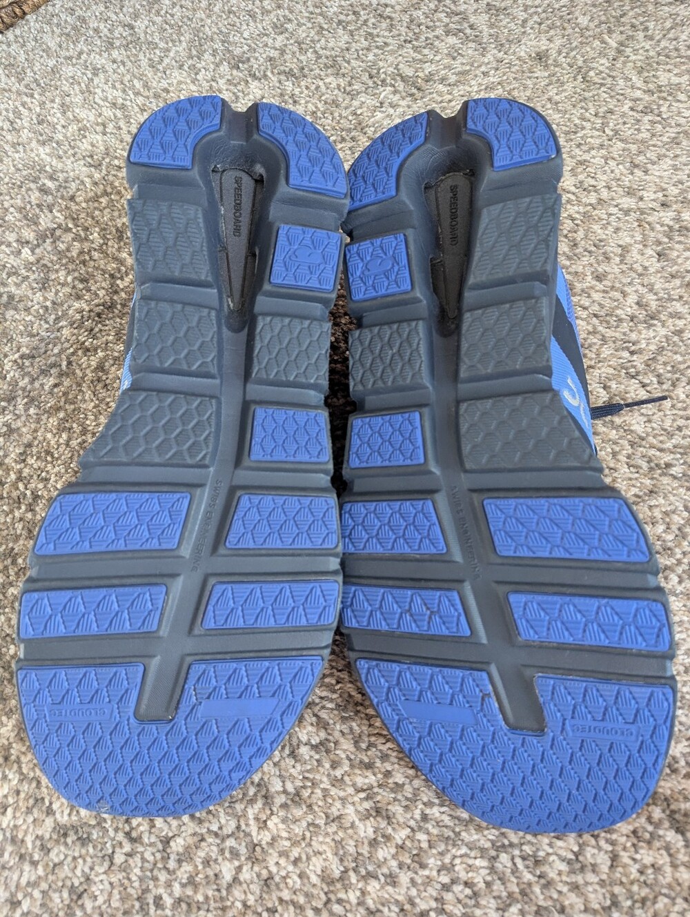 On Cloud Running Shoes In Blue And Black - Picture 4 of 5